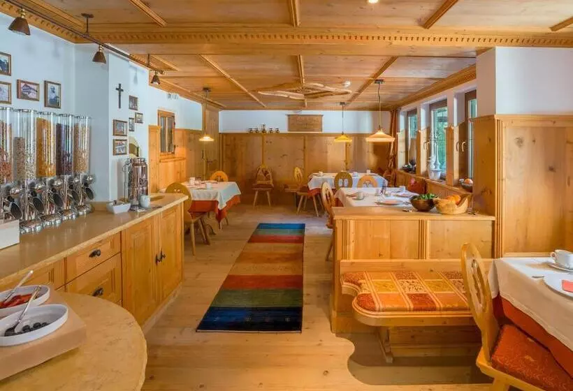 ホテル Garni Jakober