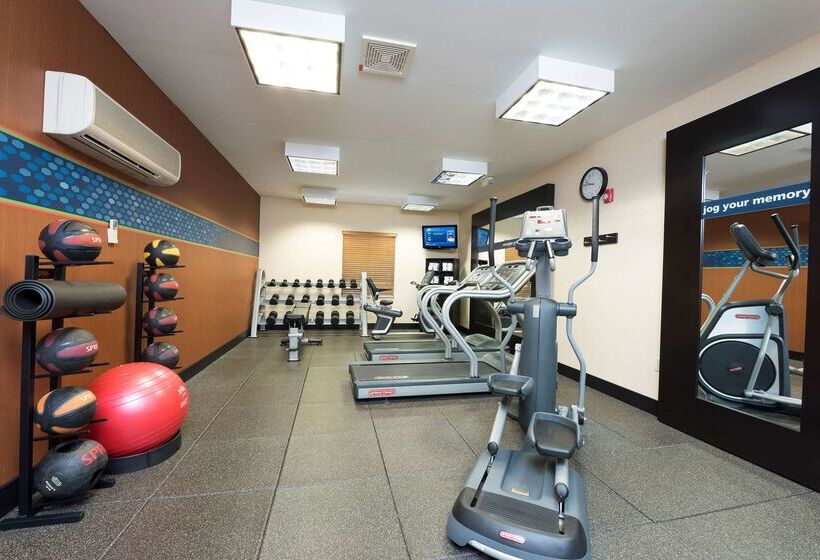 Отель Hampton Inn & Suites Mansfield South @ I 71