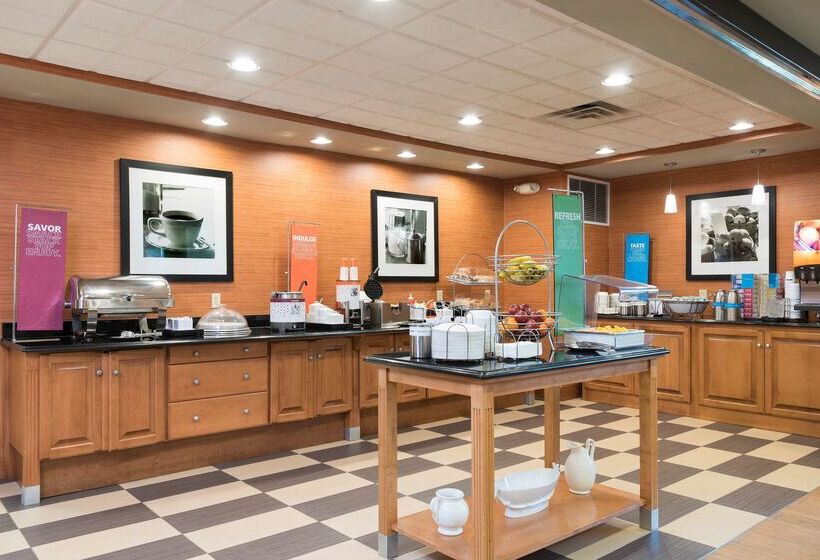 Отель Hampton Inn & Suites Mansfield South @ I 71