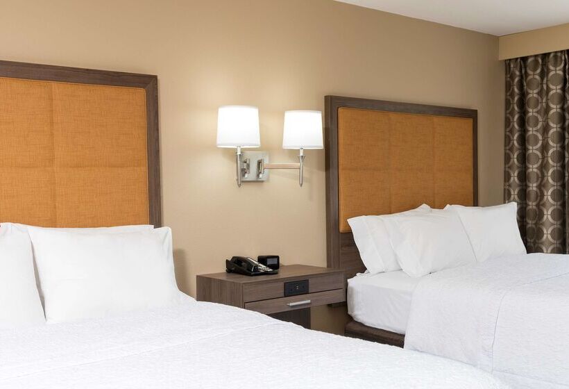 Отель Hampton Inn & Suites Mansfield South @ I 71