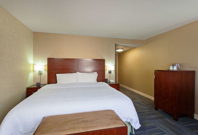 בית מלון כפרי Hampton Inn & Suites Merced