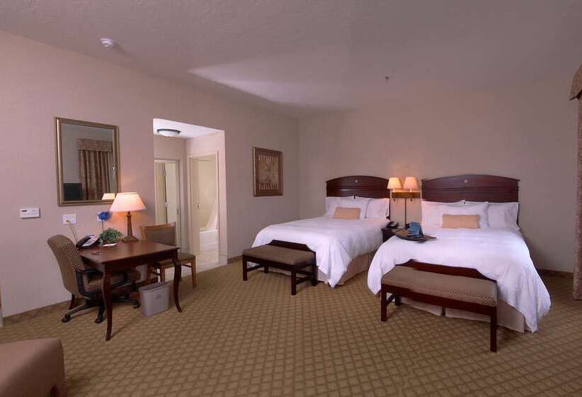 هتل Hampton Inn & Suites Farmington