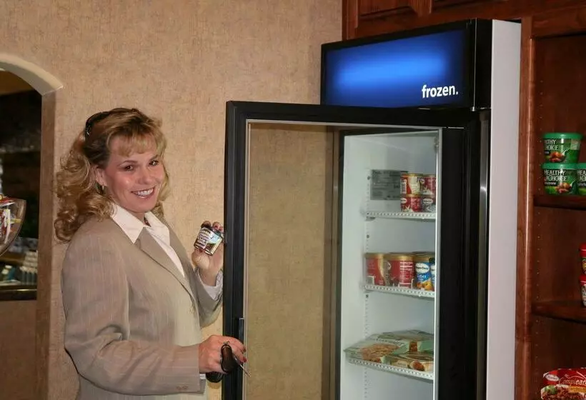 هتل Hampton Inn & Suites Farmington