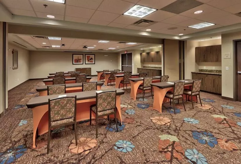 فندق Hilton Garden Inn Albuquerque Airport