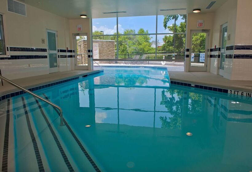 בית מלון כפרי Hilton Garden Inn Gainesville