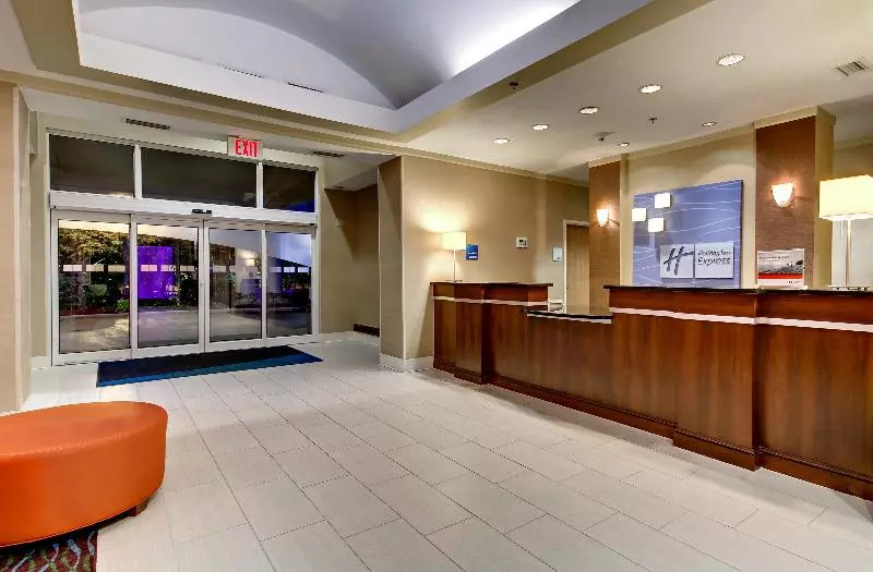 هتل Holiday Inn Express & Suites Jacksonville South   I 295, An Ihg