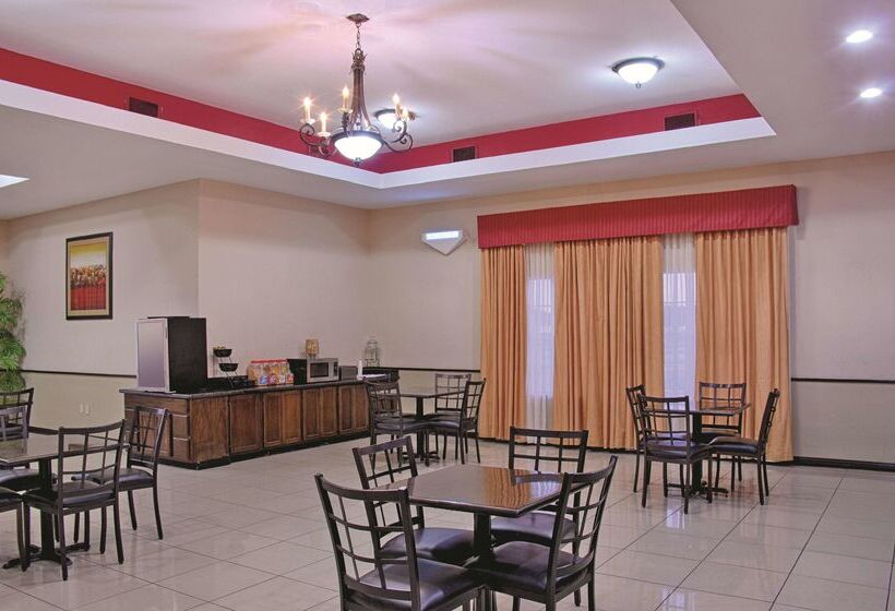 فندق La Quinta By Wyndham Alice