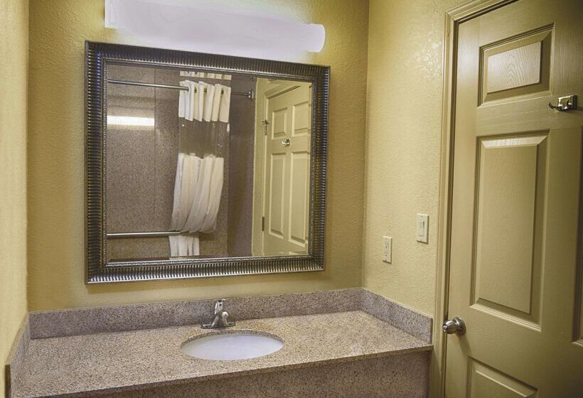 فندق La Quinta By Wyndham Alice