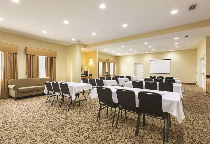 בית מלון כפרי La Quinta By Wyndham Alvarado