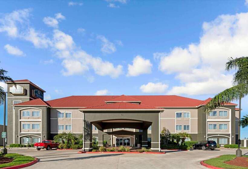 酒店 La Quinta Inn & Suites By Wyndham Mercedes Outlet Mall