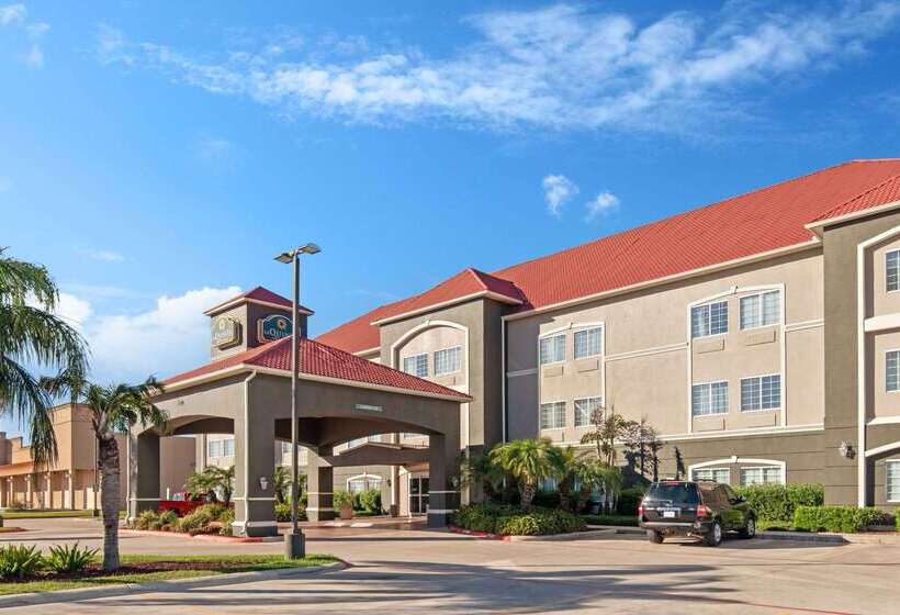 酒店 La Quinta Inn & Suites By Wyndham Mercedes Outlet Mall