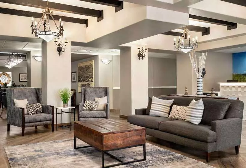 Отель La Quinta By Wyndham Trinidad