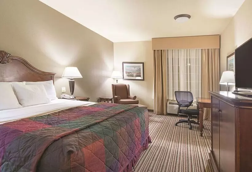 Отель La Quinta By Wyndham Trinidad