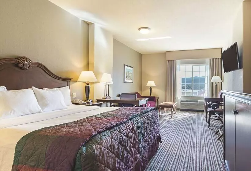 Отель La Quinta By Wyndham Trinidad