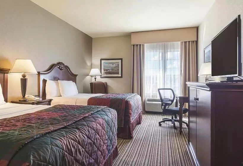 Отель La Quinta By Wyndham Trinidad