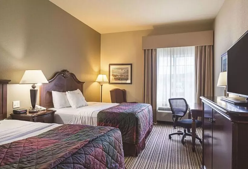 Отель La Quinta By Wyndham Trinidad