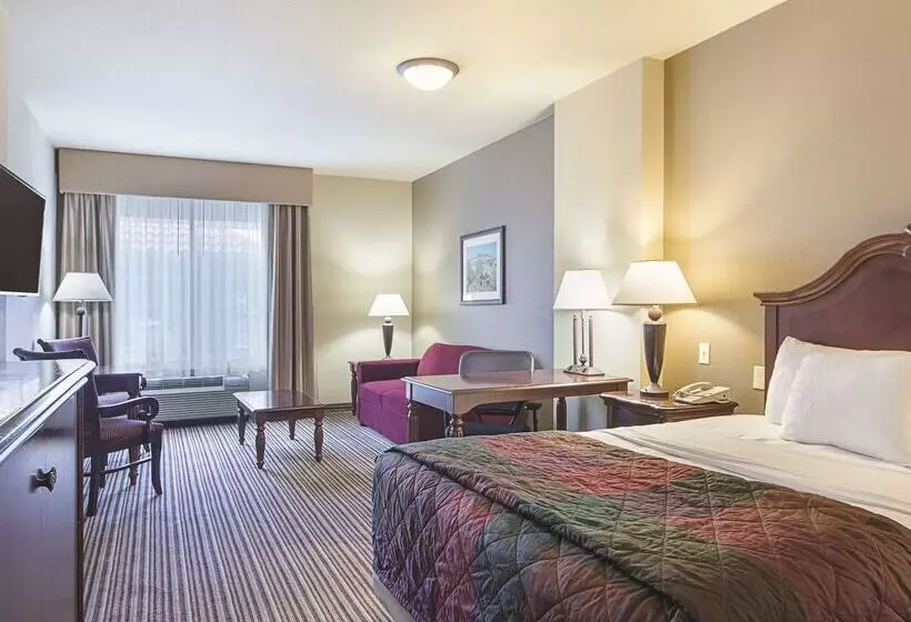 Отель La Quinta By Wyndham Trinidad