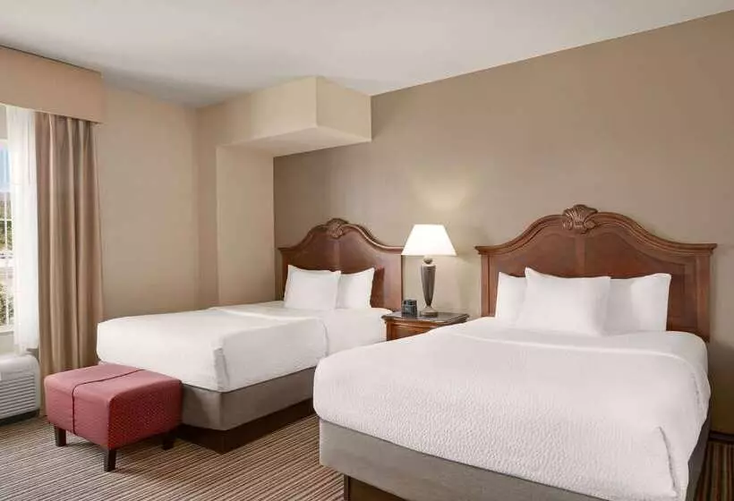 Отель La Quinta By Wyndham Trinidad