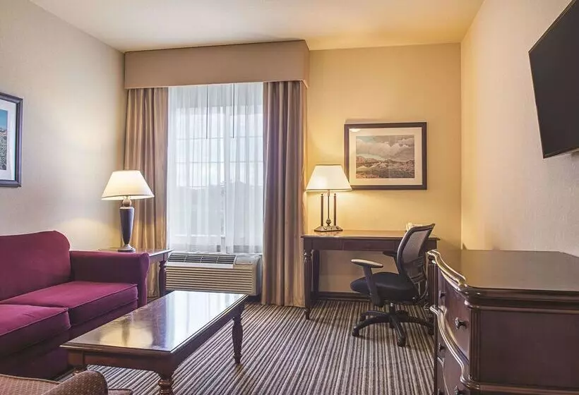 Отель La Quinta By Wyndham Trinidad