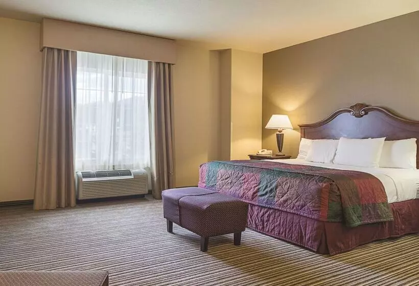 Отель La Quinta By Wyndham Trinidad