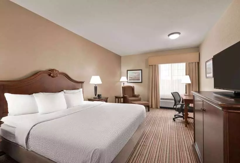 Отель La Quinta By Wyndham Trinidad