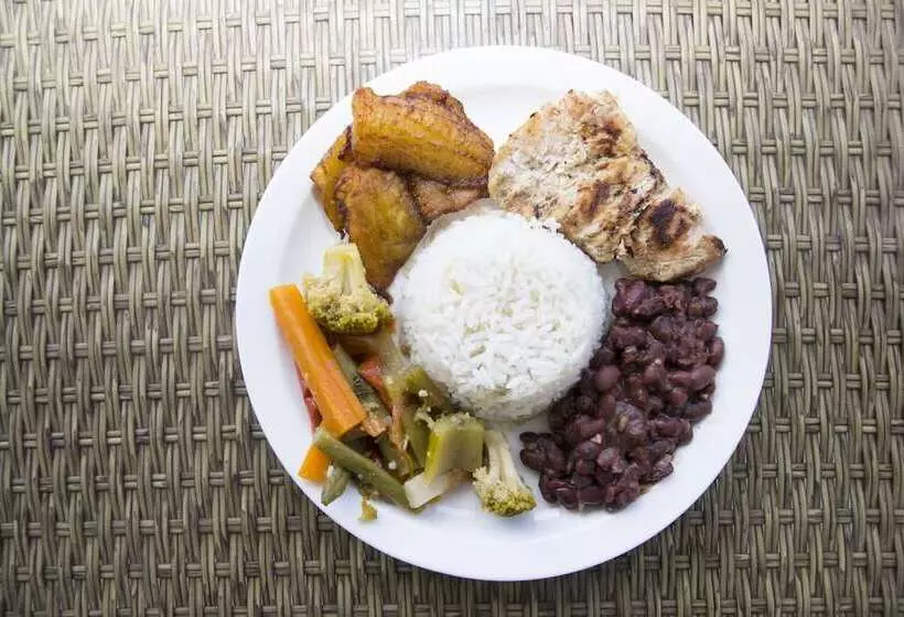 Hotel Las Brisas Resort And Villas