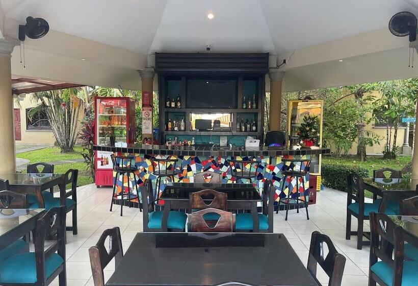 ホテル Las Brisas Resort And Villas