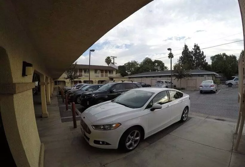 호텔 Loma Linda Inn