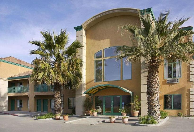 בית מלון כפרי Pavilion Inn