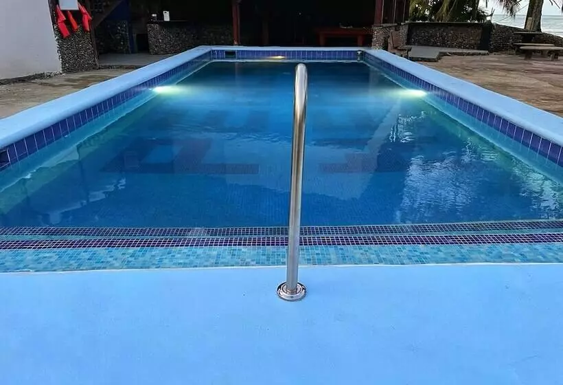 فندق Perla Negra Beachfront