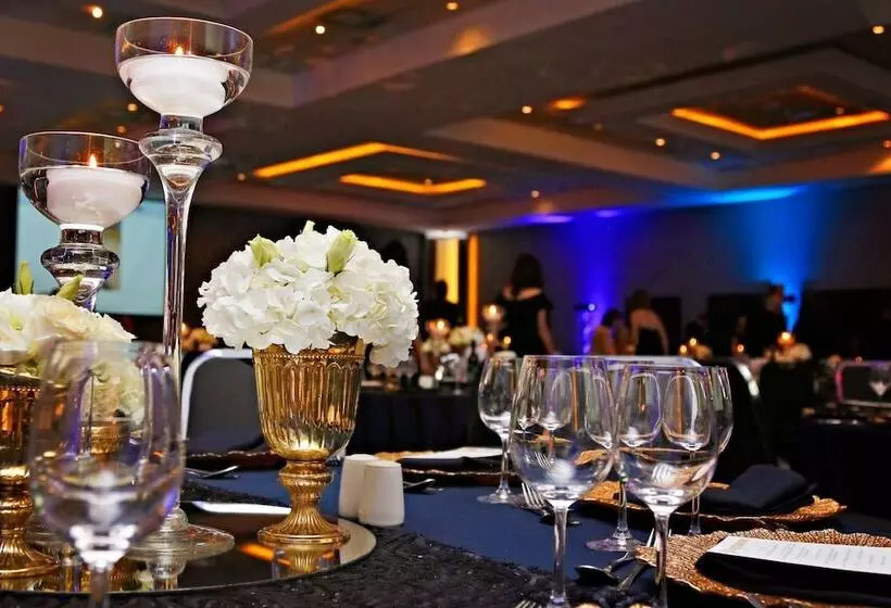 Pivot Hotel Montecasino