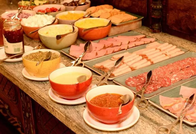 Pivot Hotel Montecasino