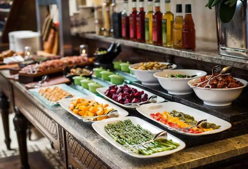 Pivot Hotel Montecasino