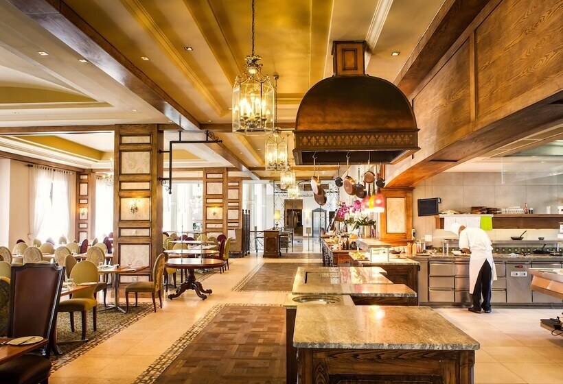 Pivot Hotel Montecasino