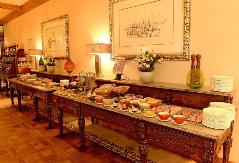 Pivot Hotel Montecasino