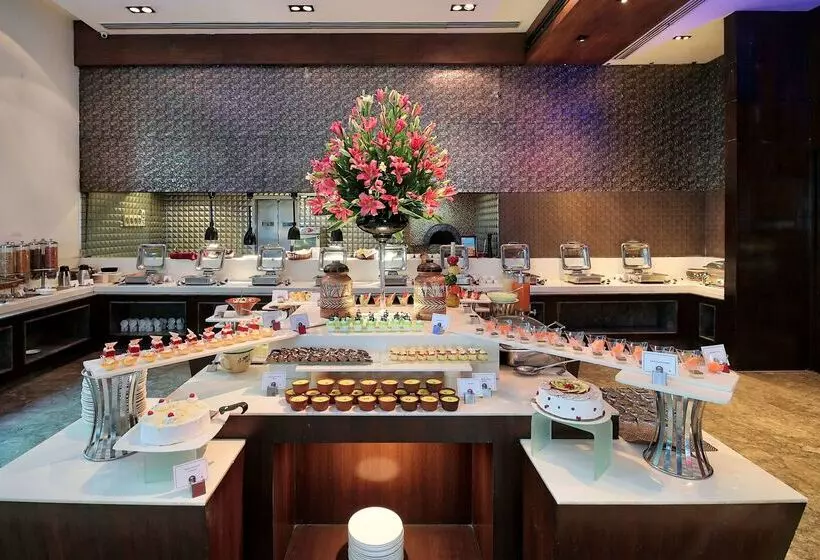 호텔 Ramada Gurgaon Central