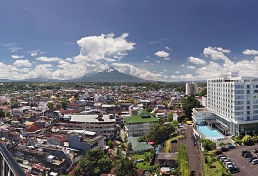 Sintesa Peninsula Hotel Manado