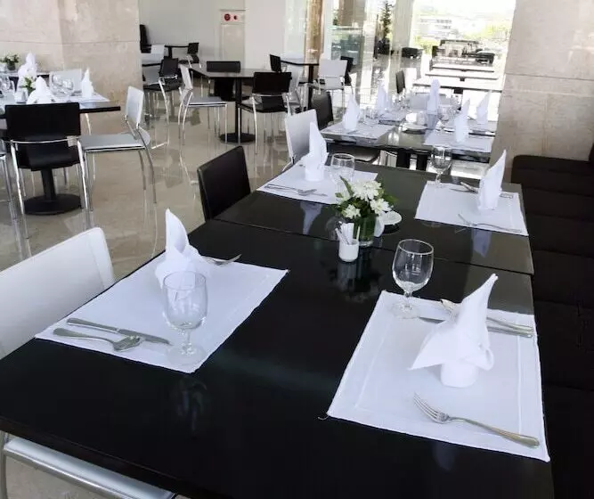 Sintesa Peninsula Hotel Manado