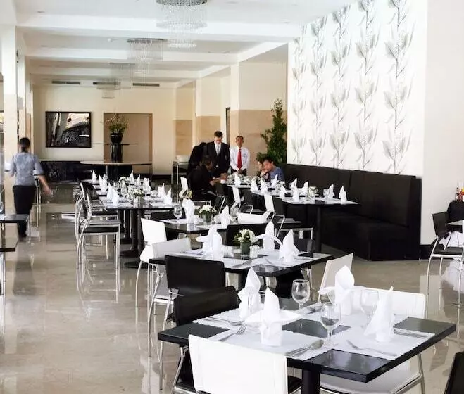 Sintesa Peninsula Hotel Manado