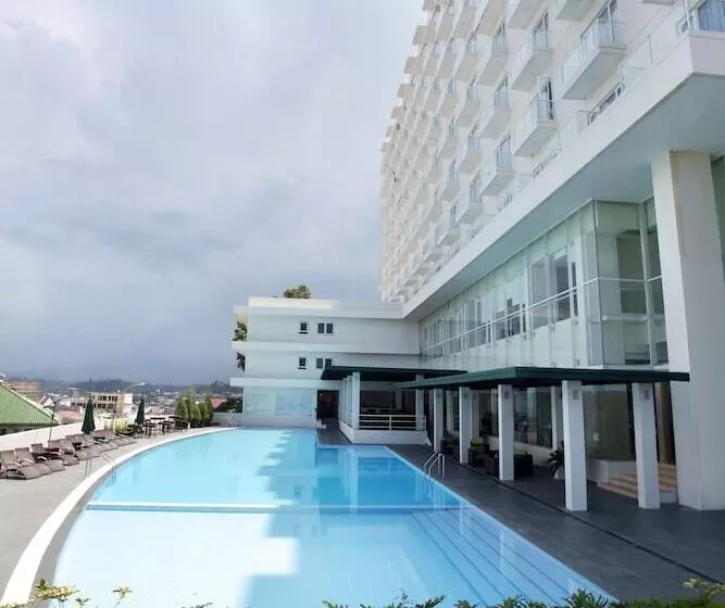 Sintesa Peninsula Hotel Manado
