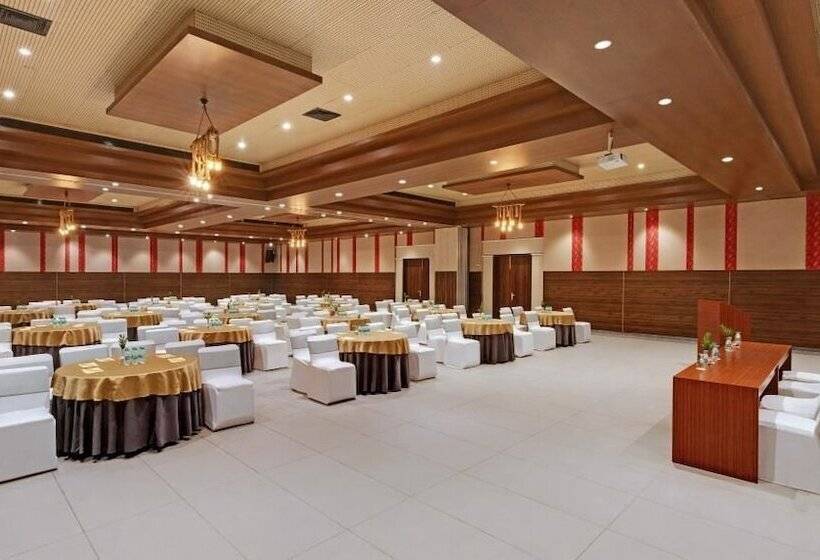 هتل Tarangi Resort And Spa