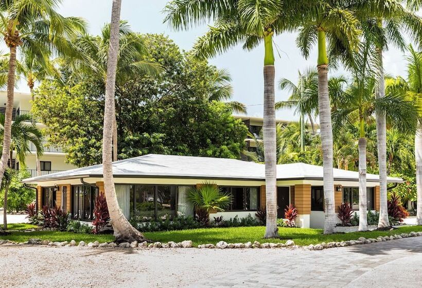 La Siesta Resort & Villas