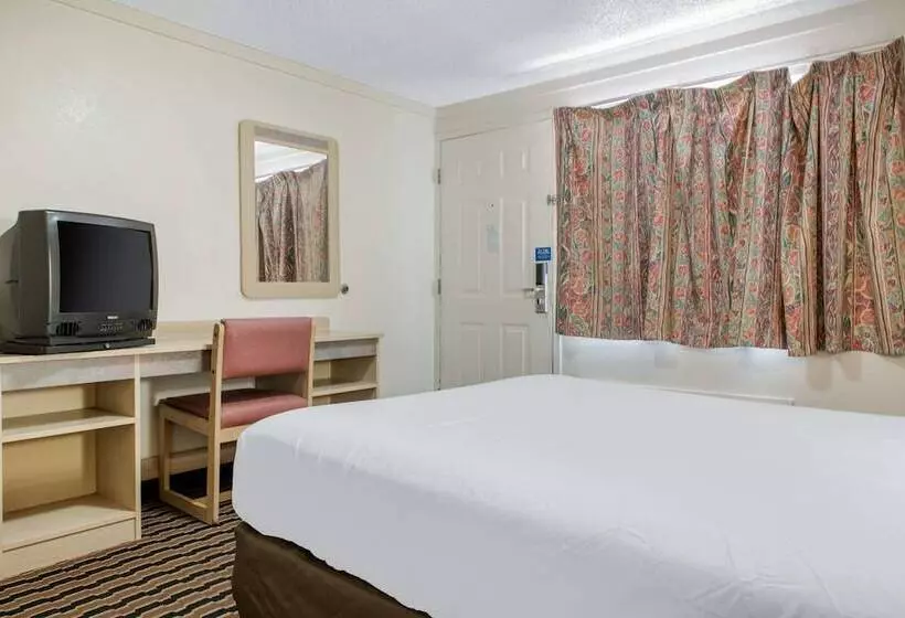 فندق على الطريق Rodeway Inn