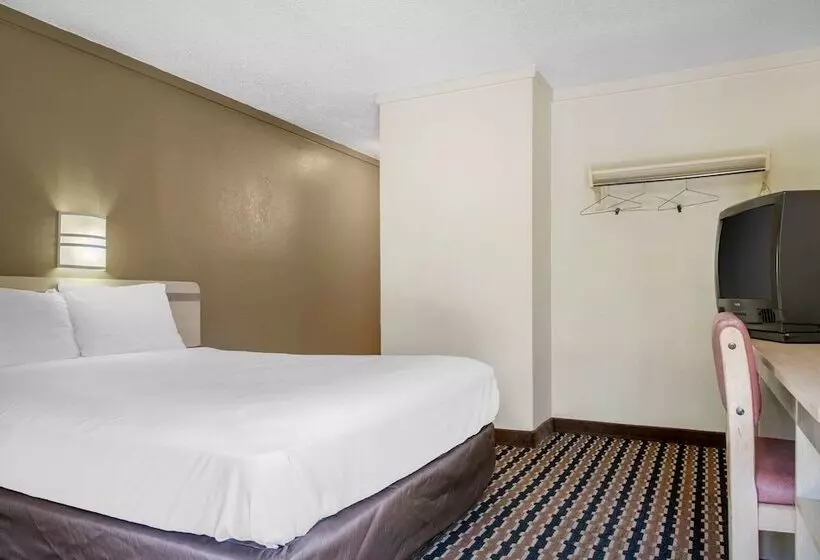 فندق على الطريق Rodeway Inn