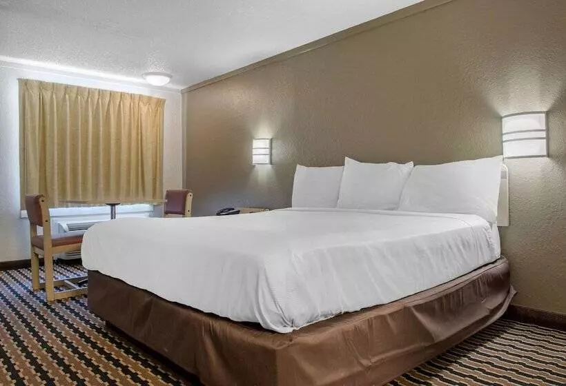 فندق على الطريق Rodeway Inn