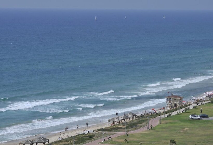 Resort West Tel Aviv  All Suites Hotel By The Sea