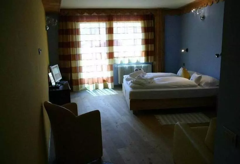 Shackleton Mountain Resort