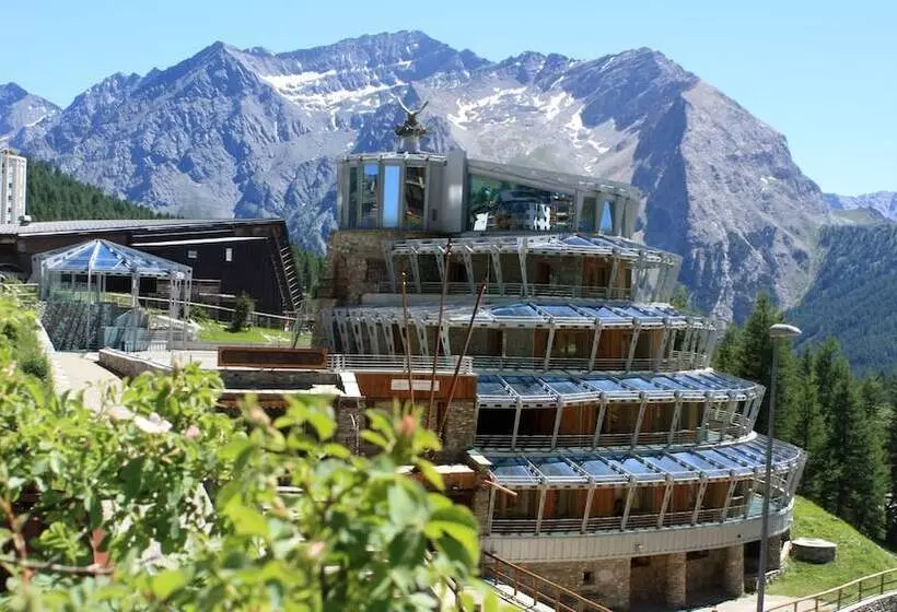 Shackleton Mountain Resort