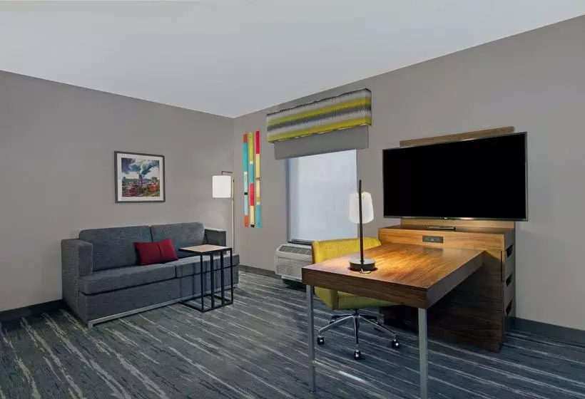 Hampton Inn & Suites Syracuse Dewitt