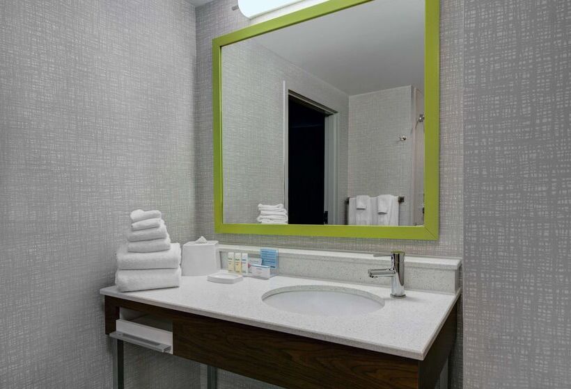 Hampton Inn & Suites Syracuse Dewitt